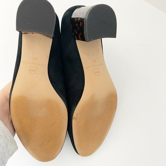 Ann Taylor Navy Blue Heels with Tortoise Block Heel - Picture 8 of 8